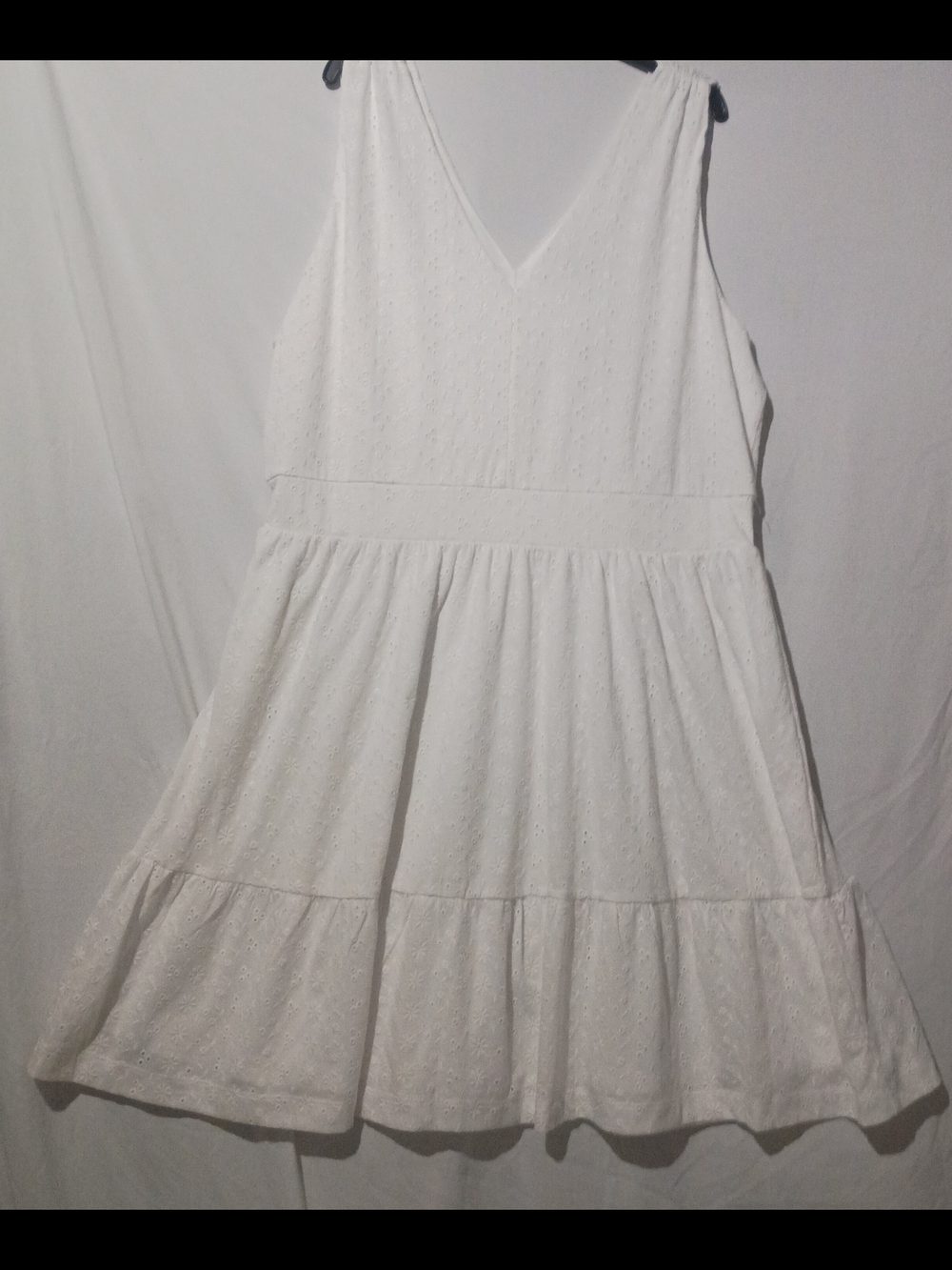 LOFT White Eyelet Sleeveless V-Neck Tiered Dress